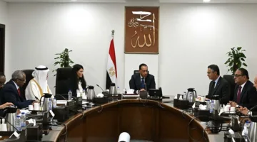 رئيس الوزراء: نثمن الدعم الإسلامي في تمويل التجارة للسلع الاستراتيجية في مصر
