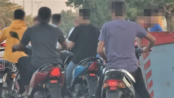 تصاعد الشكوى من الضجيج المتعمد في شوارع صور: دراجات نارية وسيارات تزعج السكان والمطالبات بتطبيق القانون تزداد تصاعد الشكوى من الضجيج المتعمد في شوارع صور: دراجات نارية وسيارات تزعج السكان والمطالبات بتطبيق القانون تزداد