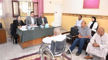 بناءً على تعليمات محافظ الفيوم، نائب المحافظ يلتقي بالمواطنين في قرية زاوية الكرادسة بمركز الفيوم.
