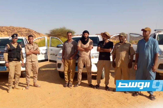 عناصر الشرطة السياحية في موقع أثري مكتشف في جبل الحساونة، 29 يوليو 2025. (جهاز الشرطة السياحية)