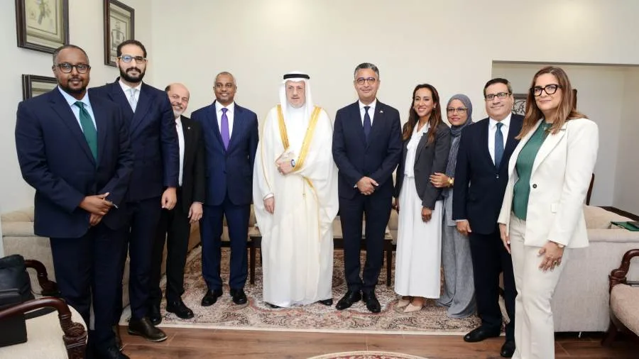 وزير التموين والتجارة الداخلية يجتمع بالمدير التنفيذي للمؤسسة الإسلامية الدولية لتمويل التجارة وزير التموين والتجارة الداخلية يجتمع بالمدير التنفيذي للمؤسسة الإسلامية الدولية لتمويل التجارة