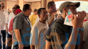 قدوم أعضاء ‘المهن الموسيقية’ للمشاركة في انتخابات التجديد النصفي (صور)