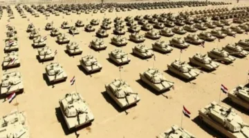 إسرائيل تتابع تحركات عسكرية مصرية استثنائية في سيناء وتناشد واشنطن للضغط على القاهرة.