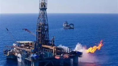 خطة الـ 8%: كيف يُعيد قطاع النفط تشكيل خريطة الاقتصاد المحلي