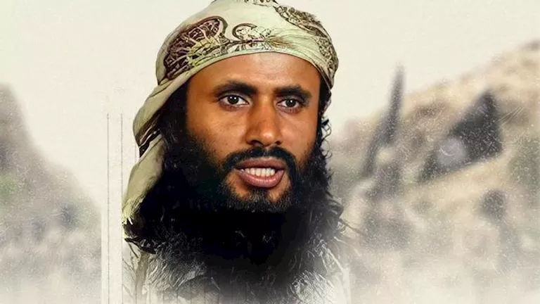 أمريكا تحدد 10 ملايين دولار كمكافأة مقابل معلومات حول قائد القاعدة.. ماذا نكتشف؟ أمريكا تحدد 10 ملايين دولار كمكافأة مقابل معلومات حول قائد القاعدة.. ماذا نكتشف؟