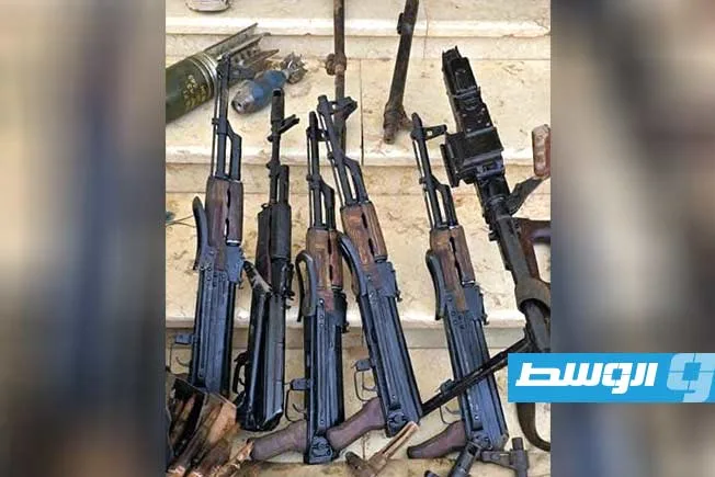 العثور على كميات ضخمة من الأسلحة والذخائر مخزنة تحت الأرض في منزل بسبها (صور) العثور على كميات ضخمة من الأسلحة والذخائر مخزنة تحت الأرض في منزل بسبها (صور)