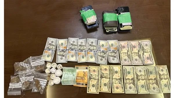 عصابة سورية تعمل بين جونية وطريق المطار… “الأمن” يكشف شبكة توزيع المخدرات عصابة سورية تعمل بين جونية وطريق المطار… “الأمن” يكشف شبكة توزيع المخدرات