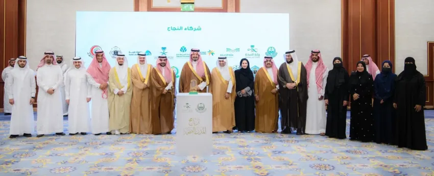 الأمير سلمان بن سلطان يحصل على شهادة اعتماد المدينة المنورة كمدينة صحية للمرة الثانية الأمير سلمان بن سلطان يحصل على شهادة اعتماد المدينة المنورة كمدينة صحية للمرة الثانية