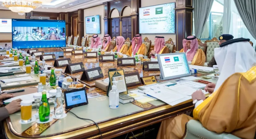 نائب وزير الداخلية المعني والأمين العام لمجلس الأمن الوطني في تايلند يقودان الاجتماع الثاني للجنة الأمنية والعسكرية نائب وزير الداخلية المعني والأمين العام لمجلس الأمن الوطني في تايلند يقودان الاجتماع الثاني للجنة الأمنية والعسكرية