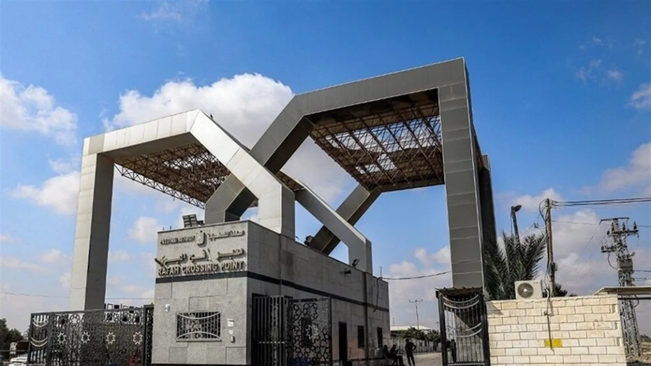 مصر توضح حول معبر رفح: لا يزال مفتوحًا وليس مغلقًا مصر توضح حول معبر رفح: لا يزال مفتوحًا وليس مغلقًا