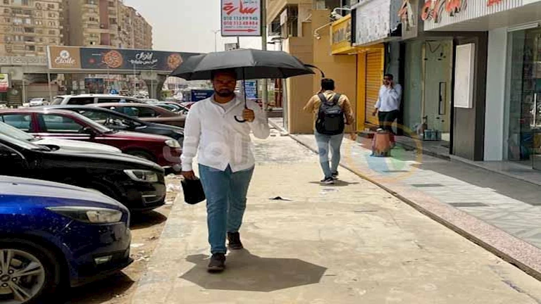 القاهرة تسجل 34 درجة… انخفاض درجات الحرارة في بعض المناطق