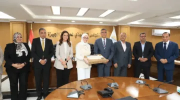 «حاسوب محمول» لكل طالب.. محافظ الجيزة يحتفي بأوائل الثانوية العامة والدبلومات الفنية من أبناء المحافظة