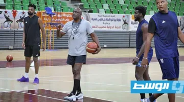 (صور) منتخب ليبيا لكرة السلة يتهيأ لـ”أفروباسكيت” تحت إشراف مدرب أمريكي