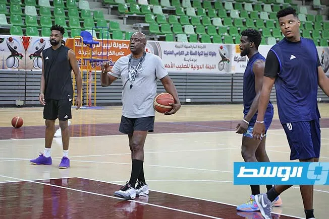 (صور) منتخب ليبيا لكرة السلة يتهيأ لـ”أفروباسكيت” تحت إشراف مدرب أمريكي (صور) منتخب ليبيا لكرة السلة يتهيأ لـ”أفروباسكيت” تحت إشراف مدرب أمريكي