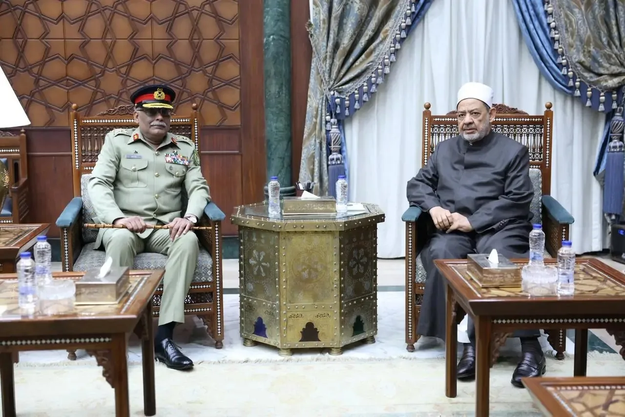 شيخ الأزهر: جاهزون لفتح مراكز لتعليم اللغة العربية في باكستان وزيادة عدد المنح الدراسية لطلابها في الأزهر شيخ الأزهر: جاهزون لفتح مراكز لتعليم اللغة العربية في باكستان وزيادة عدد المنح الدراسية لطلابها في الأزهر