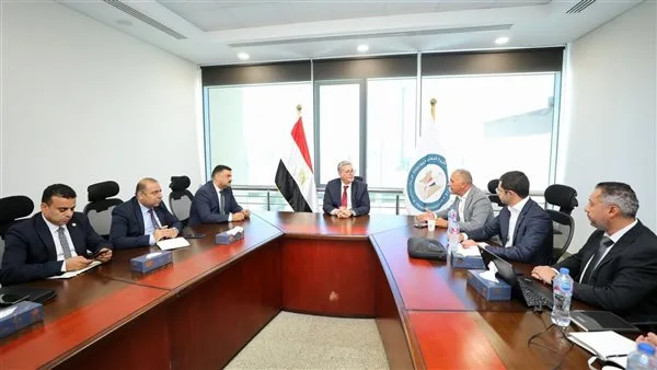 وزير البترول يناقش آخر تطورات مشروع مجمع الصناعات الفوسفاتية في العين السخنة مع شركة السويدي إليكتريك