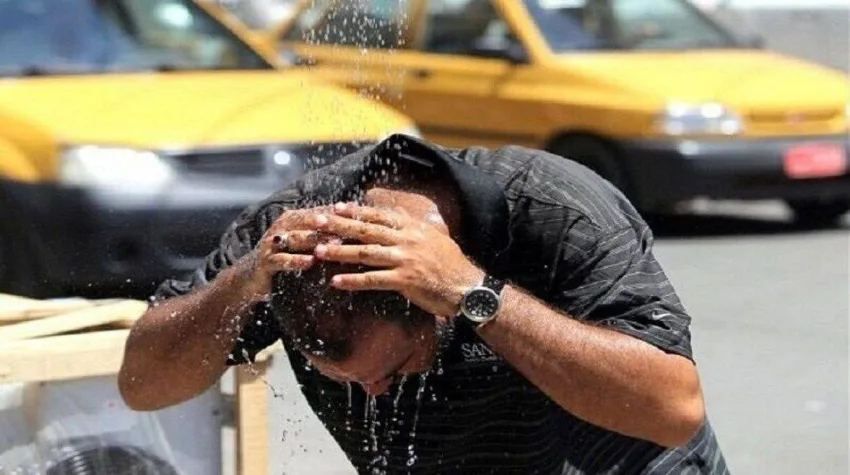 الملحم، خبيرة الطقس، تشرح سبب الرطوبة والشعور بالحرارة في الخليج العربي. الملحم، خبيرة الطقس، تشرح سبب الرطوبة والشعور بالحرارة في الخليج العربي.