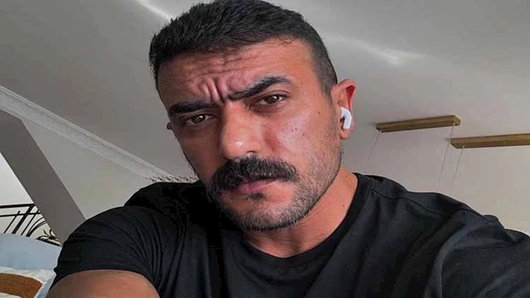 أحمد العوضي يشارك مقطعاً مع بائع فريسكا على الشاطئ.. وإليكم تعليقه. أحمد العوضي يشارك مقطعاً مع بائع فريسكا على الشاطئ.. وإليكم تعليقه.