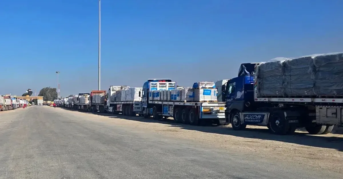 القاهرة الإخبارية: دخول 166 شاحنة إغاثة إلى غزة منذ يوم أمس.. واستمرار إدخال 180 شاحنة اليوم القاهرة الإخبارية: دخول 166 شاحنة إغاثة إلى غزة منذ يوم أمس.. واستمرار إدخال 180 شاحنة اليوم