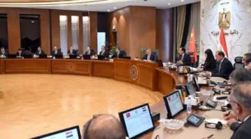 رئيس الوزراء ورئيس مجلس الدولة الصيني يقودان جلسة موسعة لبحث القضايا والمواضيع المشتركة.