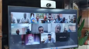 محافظ قنا يتابع جهود تنظيم أراضي الدولة وملف التصالح من خلال مؤتمر فيديو.