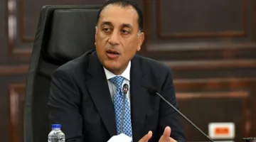هبوط أرضي غير متوقع على طريق “الأحراز – طحوريا” في شبين القناطر دون تسجيل إصابات