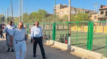 محافظ قنا يزور ملعب كوم الضبع ويوجه بتعزيز المرافق الشبابية في إطار مبادرة “حياة كريمة”