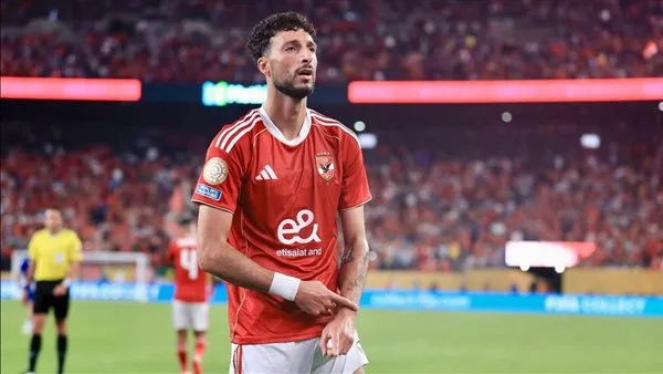 أحمد حسن يسلط الضوء على معلومات جديدة حول عقد وسام أبو علي مع الأهلي.