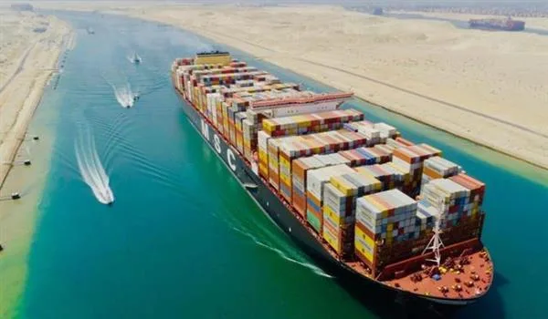 إشادة عالمية بقدرات قناة السويس في التعامل مع الاضطرابات في منطقة البحر الأحمر إشادة عالمية بقدرات قناة السويس في التعامل مع الاضطرابات في منطقة البحر الأحمر