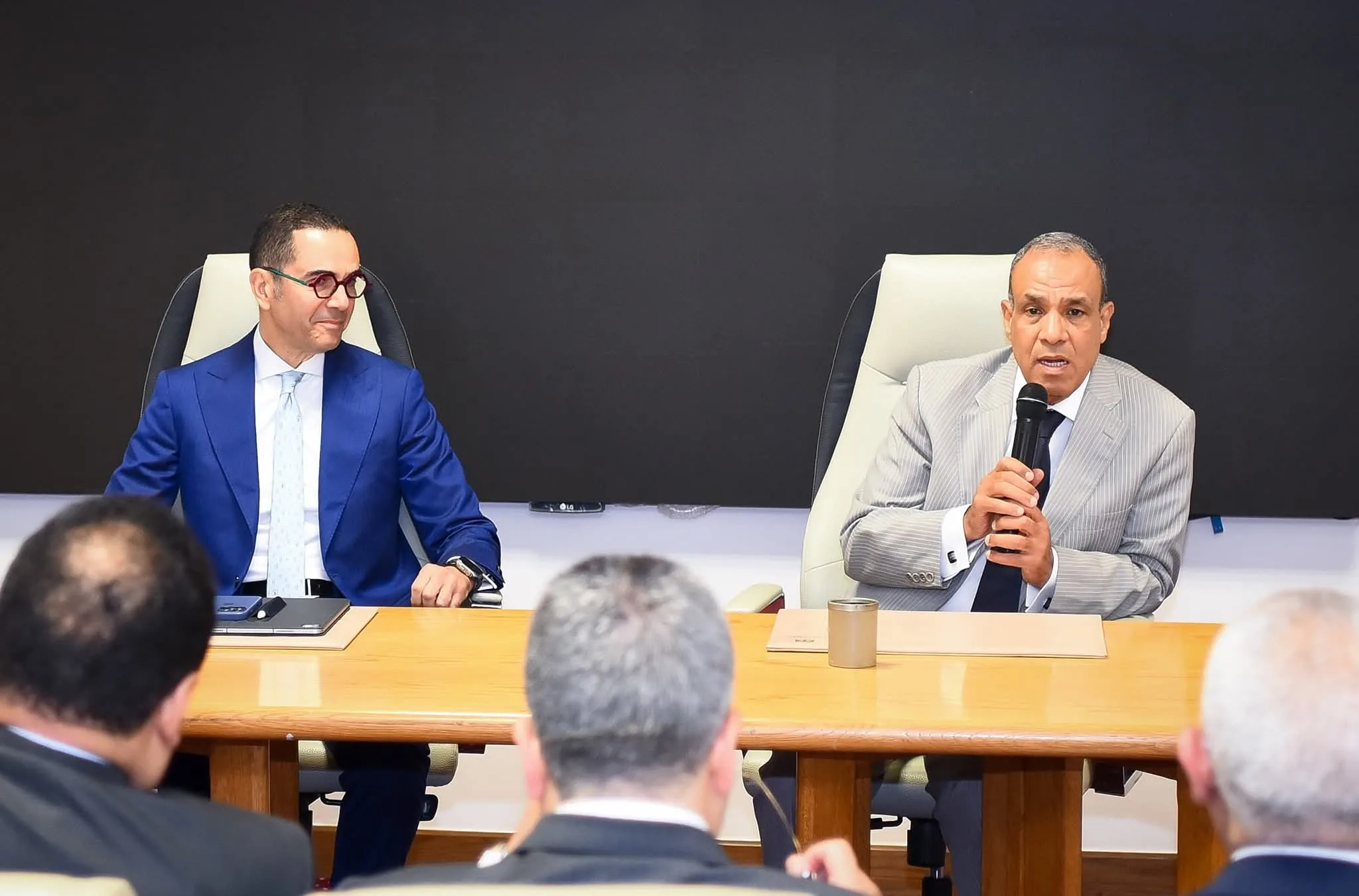 وزير الخارجية والمهاجرين يستقبل وزير الاستثمار والتجارة الخارجية وزير الخارجية والمهاجرين يستقبل وزير الاستثمار والتجارة الخارجية