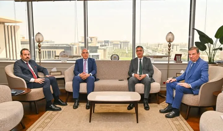 وزراء الزراعة والري والتموين ورئيس جهاز مستقبل مصر يبحثون طرق تحسين زراعة قصب وبنجر السكر وزراء الزراعة والري والتموين ورئيس جهاز مستقبل مصر يبحثون طرق تحسين زراعة قصب وبنجر السكر