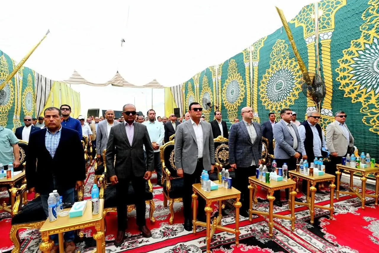 وزير الإسكان ومحافظ بني سويف يراقبان تقدم العمل في نظامي مياه الشرب والصرف الصحي بالمحافظة. وزير الإسكان ومحافظ بني سويف يراقبان تقدم العمل في نظامي مياه الشرب والصرف الصحي بالمحافظة.