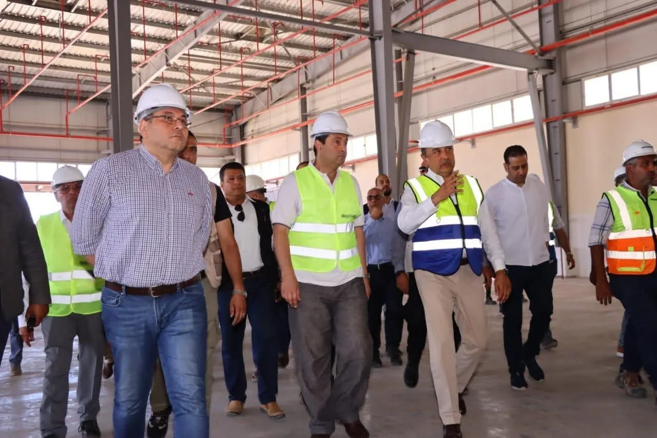 وزير قطاع الأعمال العام يقوم بجولة تفقدية في شركة دمياط للغزل والنسيج وزير قطاع الأعمال العام يقوم بجولة تفقدية في شركة دمياط للغزل والنسيج