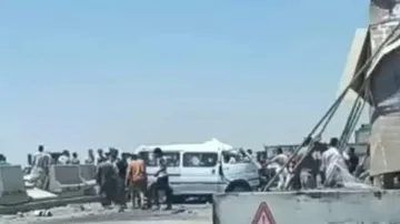 وزارة الصحة: وفاة 9 وإصابة 11 شخصاً في حادث على الدائري الإقليمي وزارة الصحة: وفاة 9 وإصابة 11 شخصاً في حادث على الدائري الإقليمي