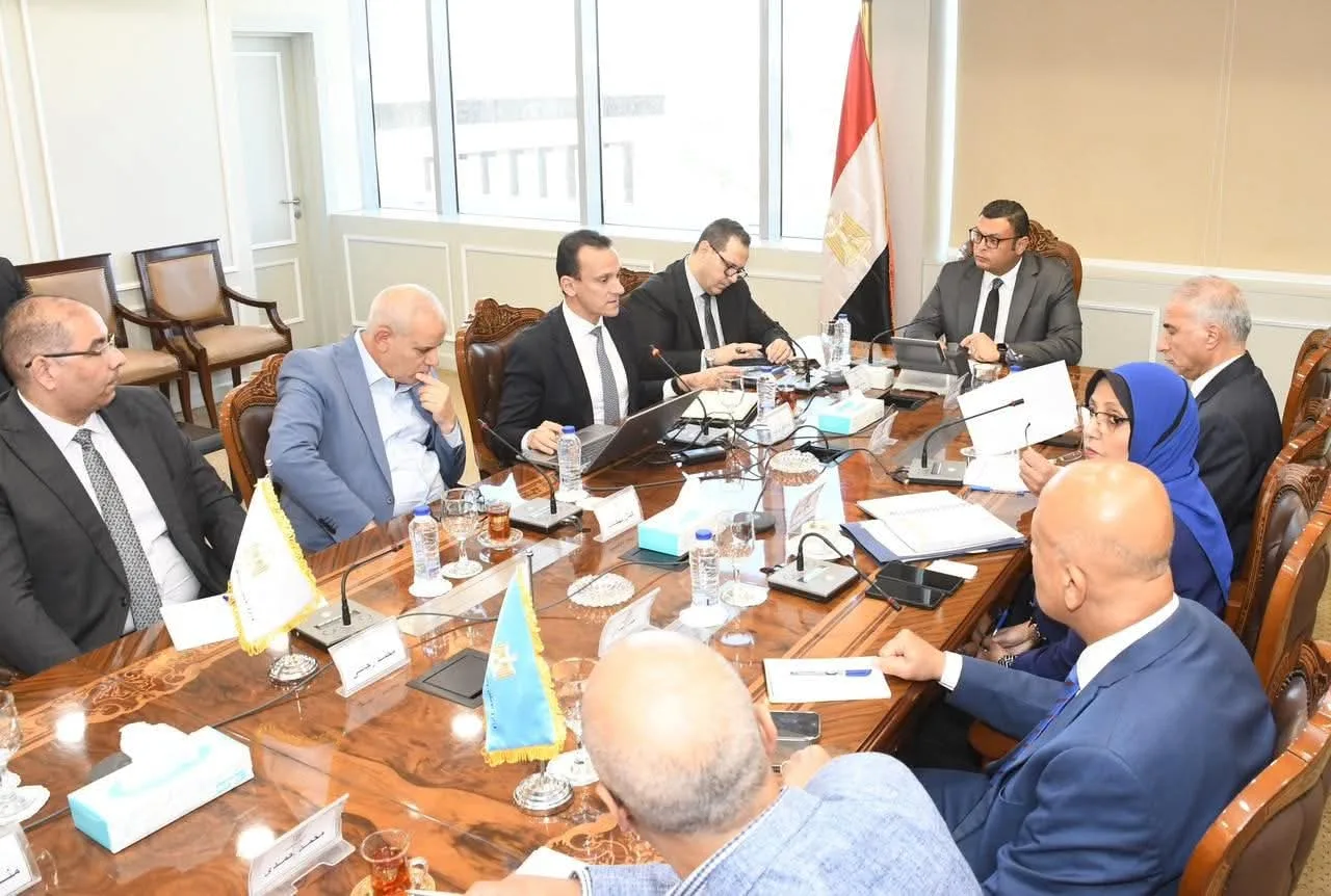 الشربيني” يترأس جلسة لمتابعة أحدث التطورات في إنشاء وحدتي “تنظيم السوق العقارية” و”تصدير العقار المصري الشربيني” يترأس جلسة لمتابعة أحدث التطورات في إنشاء وحدتي “تنظيم السوق العقارية” و”تصدير العقار المصري