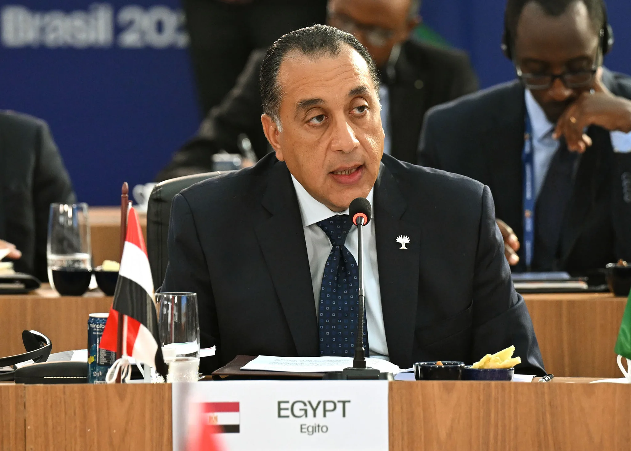 رئيس الوزراء: نؤكد على أهمية تعزيز مجموعة بريكس لفاعلية آلية الدين الدولي لدعم استدامة الديون. رئيس الوزراء: نؤكد على أهمية تعزيز مجموعة بريكس لفاعلية آلية الدين الدولي لدعم استدامة الديون.