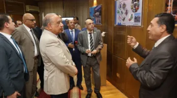 وزير الكهرباء يقوم بجولة تفقدية لمشاريع توطين الصناعات المتطورة في هيئة المواد النووية