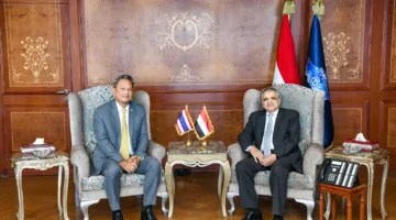 رئيس هيئة قناة السويس يستعرض فرص التعاون مع السفير التايلاندي في قطاع الخدمات البحرية