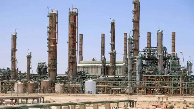 ليبيا تبرم اتفاقية مع “بي بي” لدراسة إعادة تطوير حقلين نفطيين ضخمين