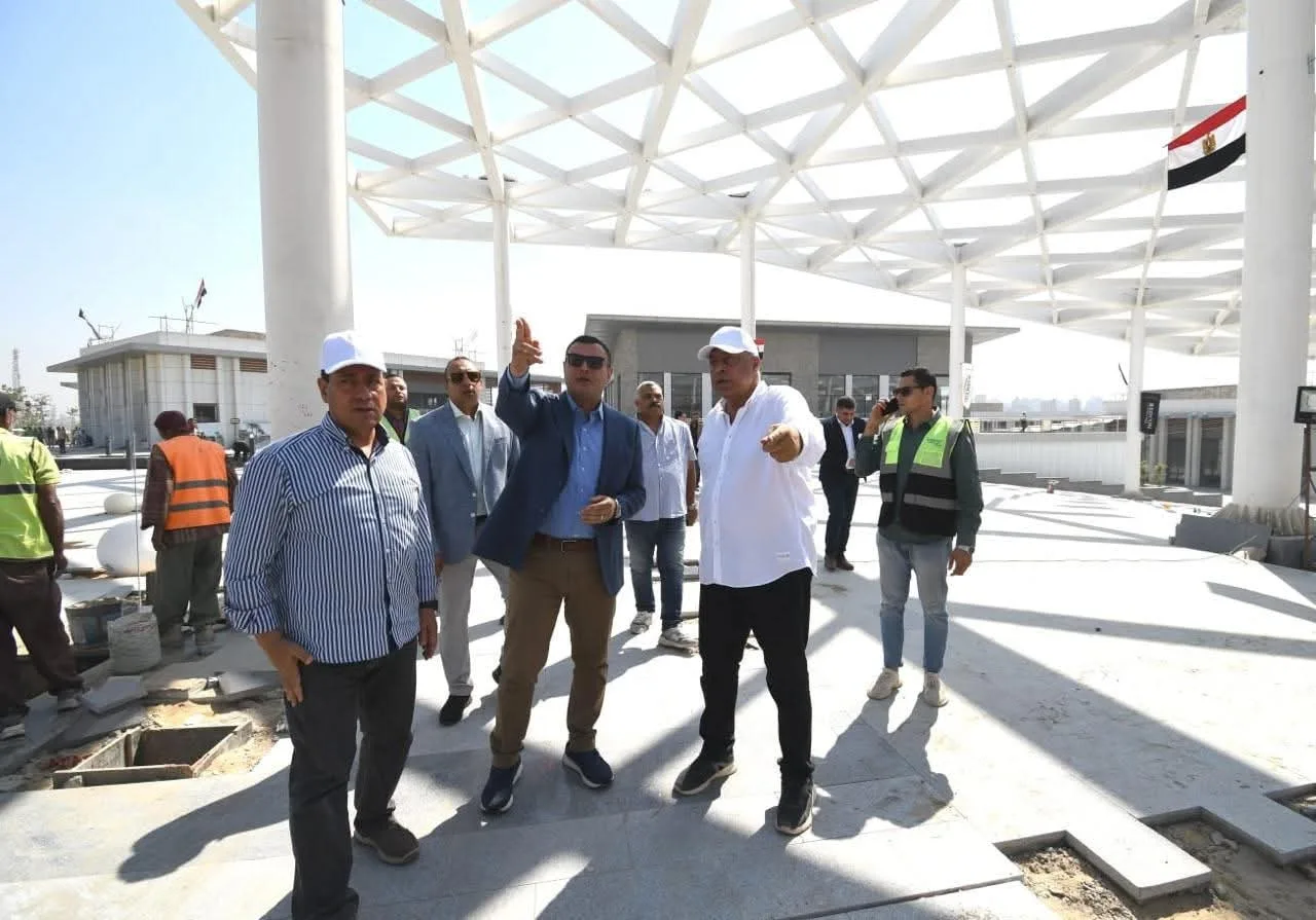 وزير الإسكان يزور المنطقة الاستثمارية ومشروع الأرينا في حدائق “تلال الفسطاط”