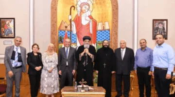 رئيس البنك الزراعي المصري يزور البابا تواضروس الثاني