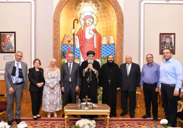 رئيس البنك الزراعي المصري يزور البابا تواضروس الثاني