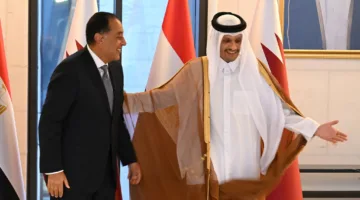رئيس الوزراء يتناول مع نظيره القطري تعزيز الاستثمارات المشتركة.