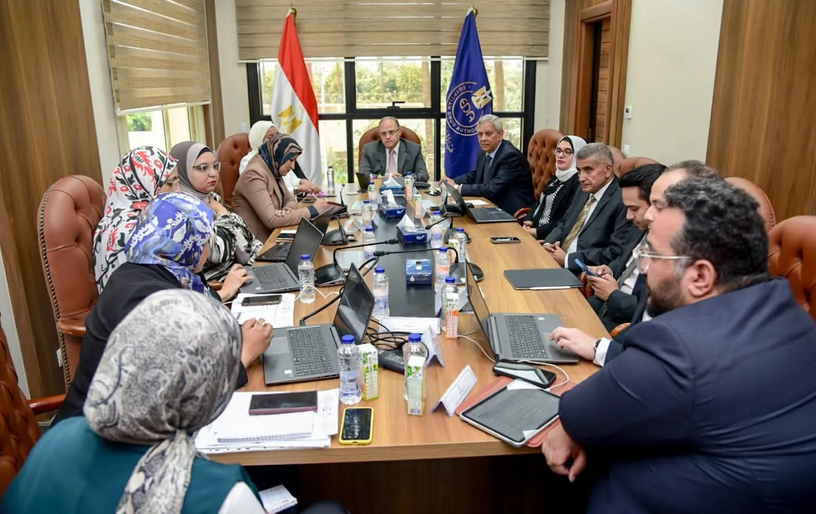 رئيس هيئة الدواء المصرية يناقش مع “الأدوية القابضة” سبل تعزيز الصناعة المحلية رئيس هيئة الدواء المصرية يناقش مع “الأدوية القابضة” سبل تعزيز الصناعة المحلية
