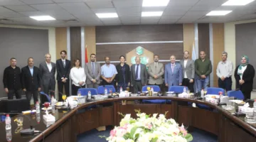مستثمرون من مدينة العاشر من رمضان يسعون للتعاون مع السفارة البريطانية ويعلنون عن اتفاقية لتعزيز التبادل التجاري.