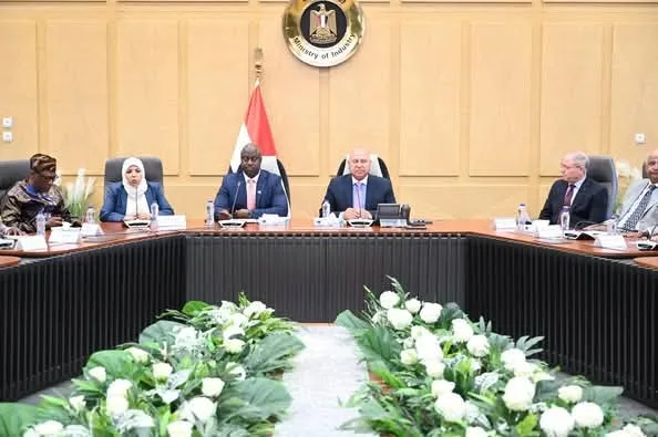 مصر وسيراليون تستكشفان طرق تعزيز التعاون في مجالات النقل مصر وسيراليون تستكشفان طرق تعزيز التعاون في مجالات النقل