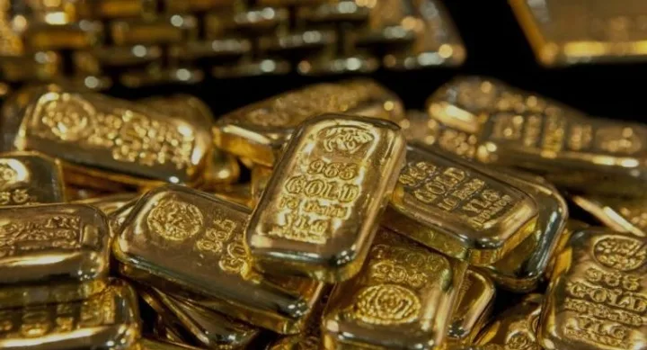 انخفاض أسعار الذهب بأكثر من 4% بسبب ارتفاع الدولار وعائدات السندات انخفاض أسعار الذهب بأكثر من 4% بسبب ارتفاع الدولار وعائدات السندات