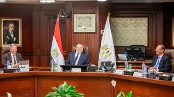 محافظ البنك المركزي يتناول مع وفد “البنك الأوروبي لإعادة الإعمار” سبل تعزيز التعاون لدعم المشاريع الصغيرة والشمول المالي.