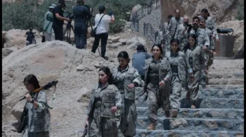 خطوة بارزة.. مقاتلو حزب العمال الكردستاني يتخلصون من أسلحتهم بالاحتراق