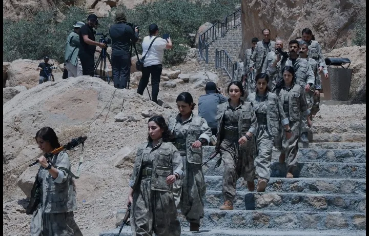 خطوة بارزة.. مقاتلو حزب العمال الكردستاني يتخلصون من أسلحتهم بالاحتراق خطوة بارزة.. مقاتلو حزب العمال الكردستاني يتخلصون من أسلحتهم بالاحتراق
